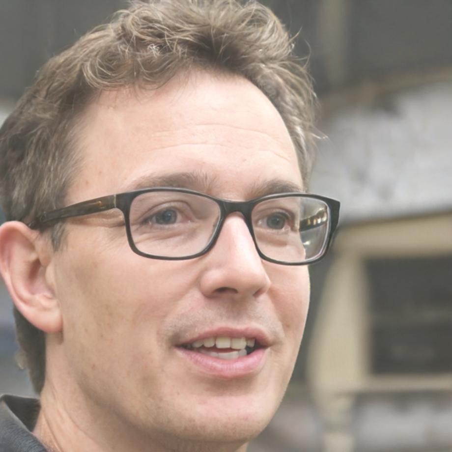 Jasper Lindqvist, Lead GraphQL Instructor and CodexByteFlux founder